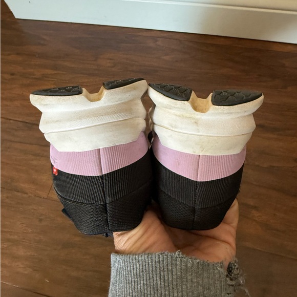 OnCloud Heron Women's Athletic Shoes - Black, Purple, and White-Size 7.5 - Picture 10 of 13